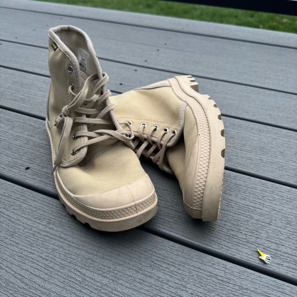 PALLADIUM Canvas Sneaker NWOT - Picture 2 of 8